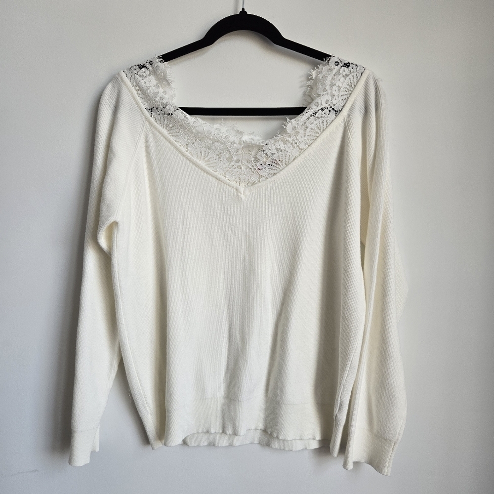 Andrée By Unit White Top With Lace Detail Size Large